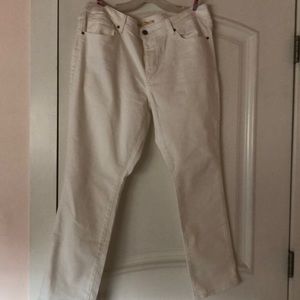 White Levi’s women jean’s